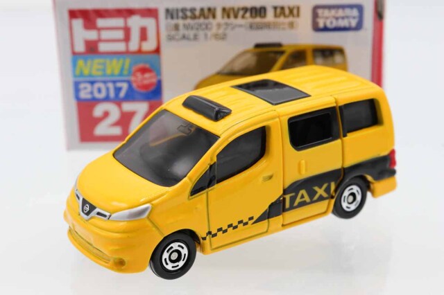 トミカ　赤箱