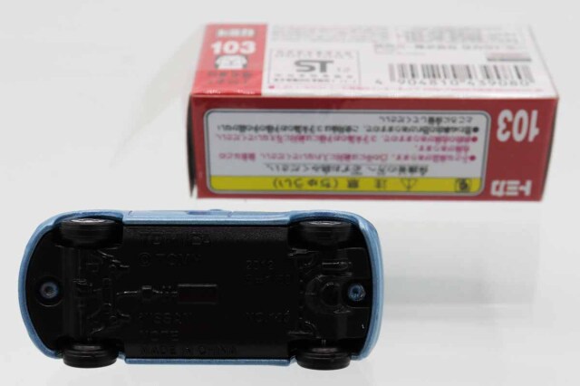トミカ　赤箱