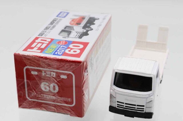 ミニカーショップ ケンボックス トミカ 赤箱☆60☆いすゞエルフ 車両