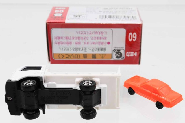トミカ　赤箱
