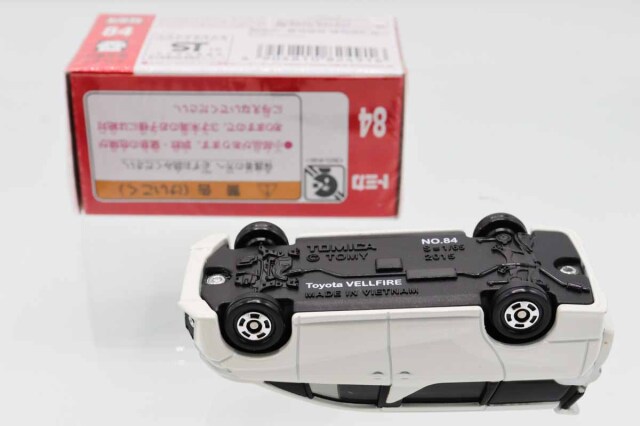 ミニカーショップ ケンボックス トミカ 赤箱☆84☆トヨタヴェル