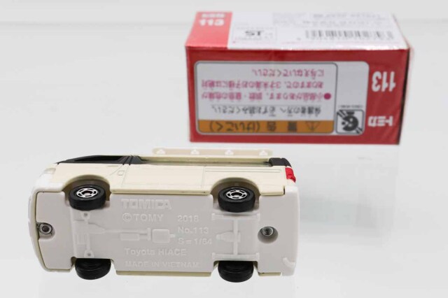トミカ　赤箱