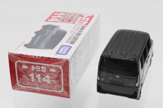 トミカ　赤箱