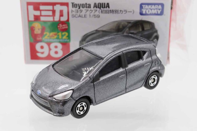 トミカ　赤箱