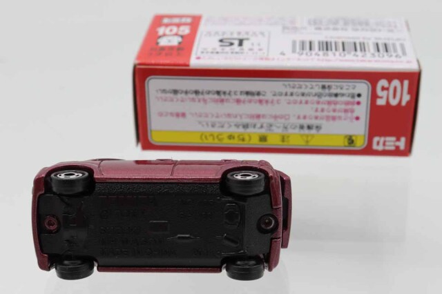 トミカ　赤箱