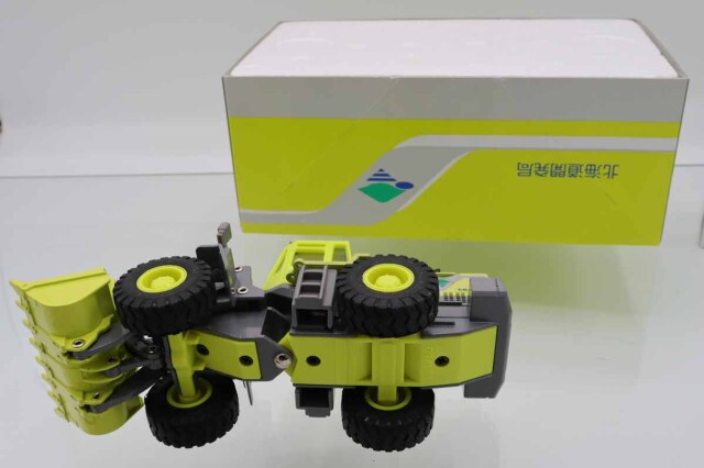 ミニカーショップ ケンボックス シンセイ川崎除雪ドーザ KLD 70ZIII