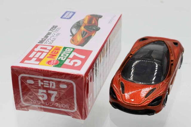 トミカ　赤箱