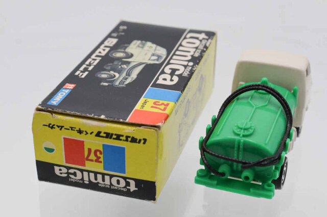 トミカ黒箱37イスズエルフ バキュームカー(日本製) ミニカーショップ ケンボックス トミカ 黒箱☆37☆いすゞエルフ