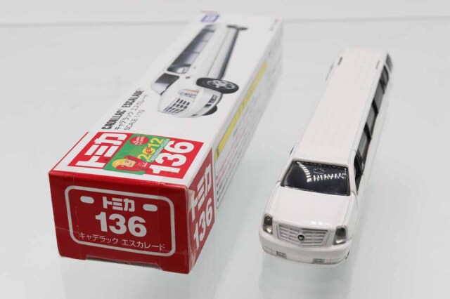 ミニカーショップ ケンボックス ロングトミカ☆136☆キャデラック