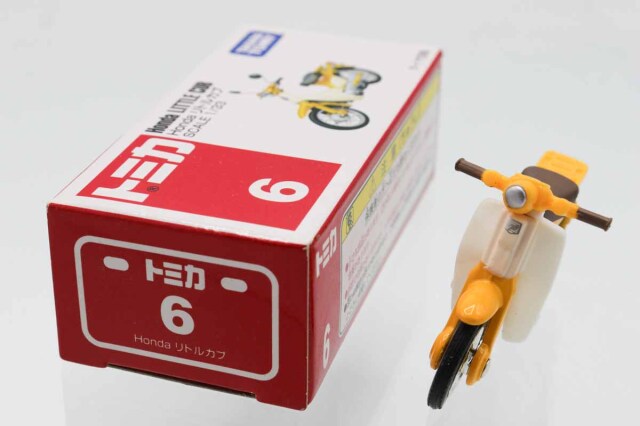 トミカ　赤箱