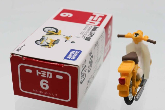 トミカ　赤箱