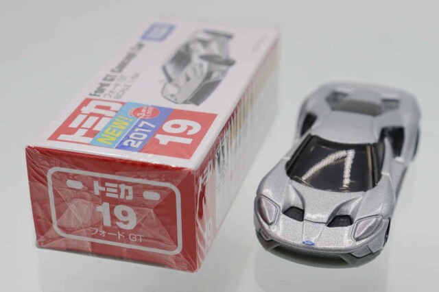 トミカ　赤箱