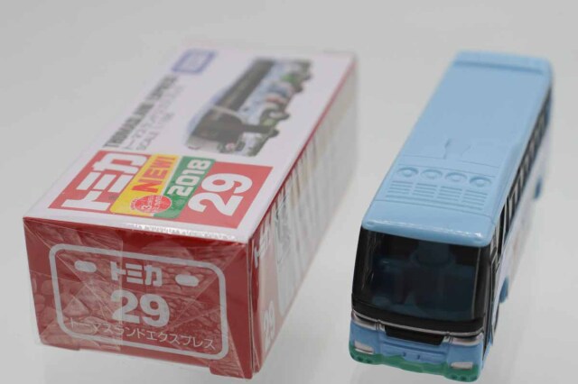 トミカ　赤箱