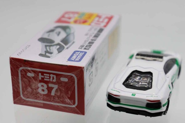 トミカ　赤箱