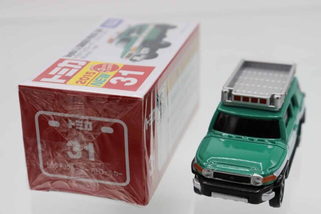 トミカ　赤箱