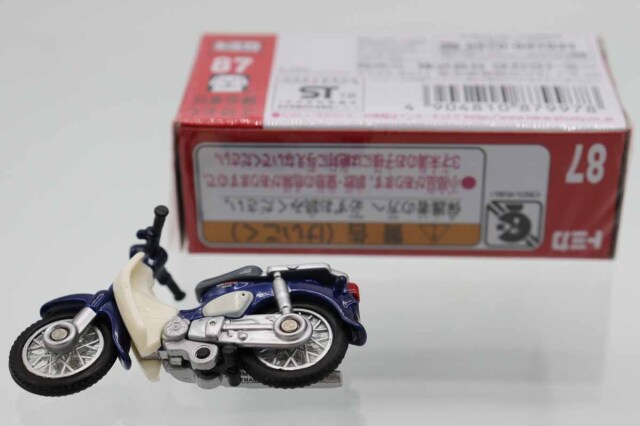 トミカ　赤箱