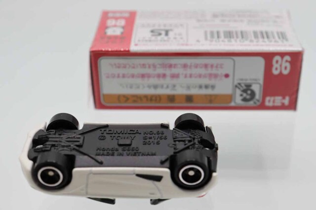 トミカ　赤箱