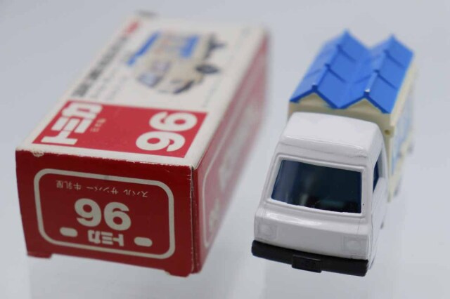 トミカ　赤箱