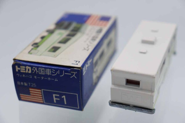 トミカ　青箱