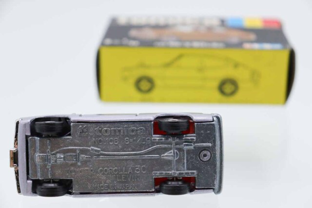 ミニカーショップ ケンボックス トミカ 黒箱☆108☆トヨタカローラ 30