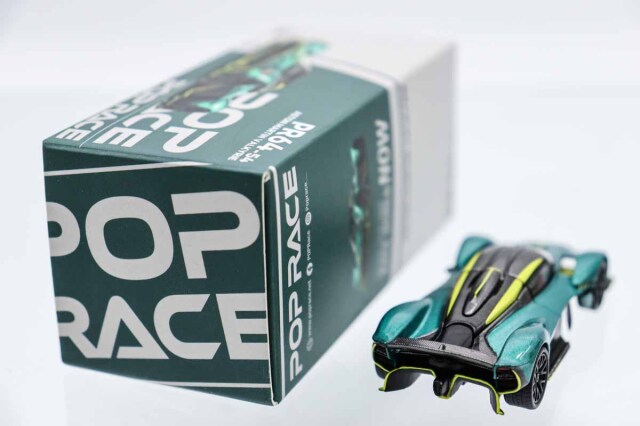 ミニカーショップ ケンボックス POP RACE☆PR640054☆Aston Martin