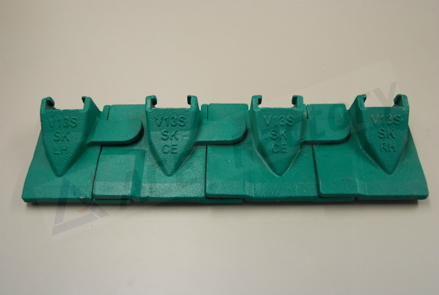 ゴムクローラー,ゴムキャタ,ゴムクローラー,ゴムキャタ,V13S　ツース盤　4枚