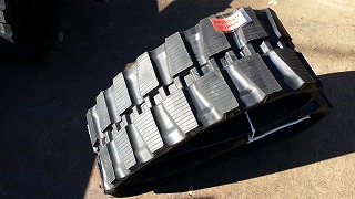 ３００×７２×５２．５サイズゴムクローラー