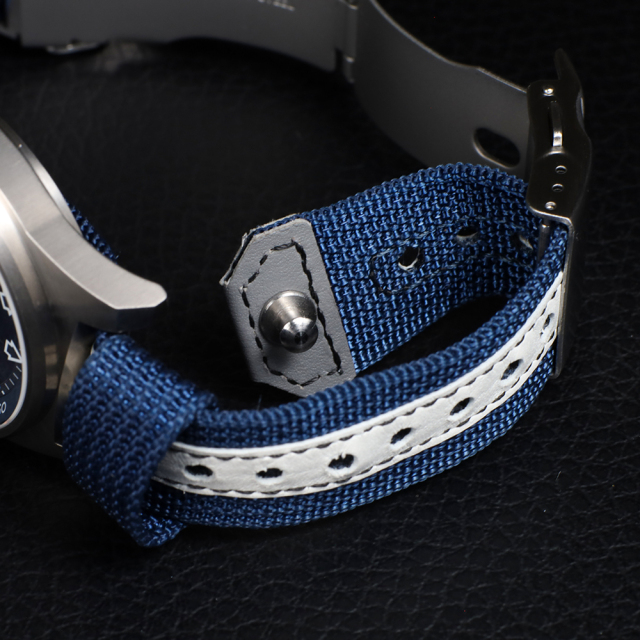 300本限定】Blue Impulse チタンソーラー T-4 30周年記念モデル／ Blue