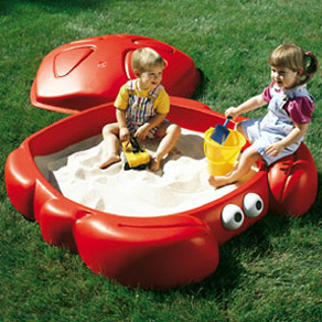 形がかわいいフタ付き砂場