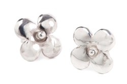 ヤマブキピアス