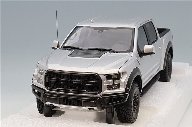 オートアートコンポジット 1/18 フォード F-150 ラプター スーパー