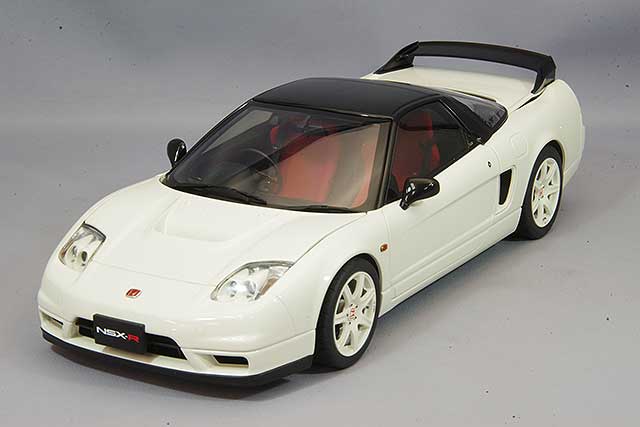 オートアート コンポジット 1/18 ホンダ シビック タイプR FK8