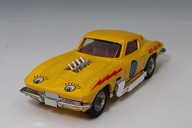 イクソ 1/43 シボレー コルベット スティングレー 1963 レッド/ホワイト