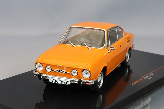 イクソ 1/43 ラーダ ニーヴァ 1978 イエロー