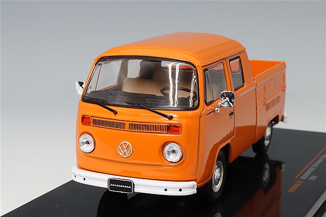 MINICHAMPS フォルクスワーゲン T2 Krankenwagen MINICHAMPS