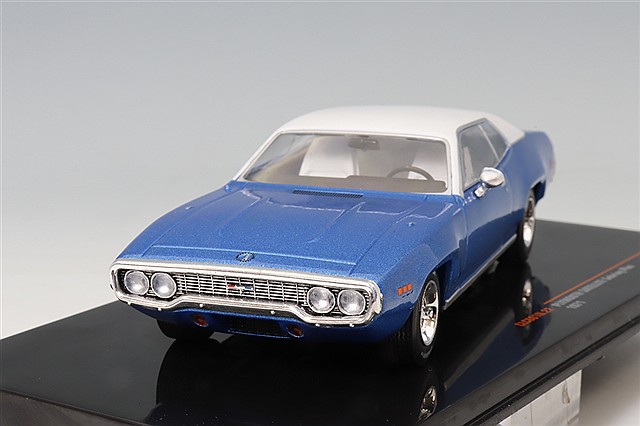 CMC 1/18 マセラティ ティーポバードケージ61 エンジンケース付