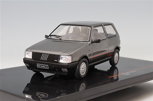 マキシチャンプス 1/43 フィアット パンダ 1980 クリーム