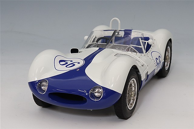 CMC 1/18 マセラティ ティーポバードケージ61 エンジンケース付
