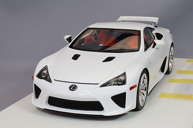 1/18トムスGR86ワイドボディクリスタルホワイトパール新品 アイドロン 1/18 トムス GR86 ワイドボディ 2022 クリスタル