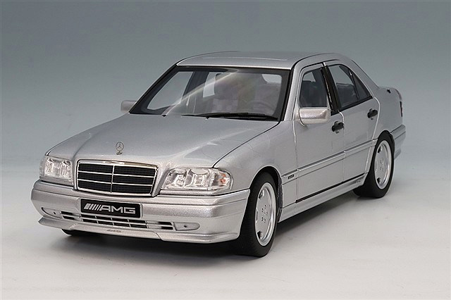 オートアート コンポジット 1/18 メルセデス マイバッハ S 600 シルバー