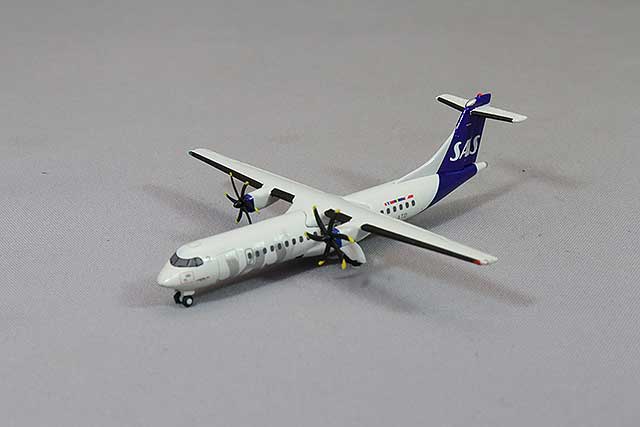 ヘルパウィングス 1/500 ボーイング 737-700 SAS スカンジナビア
