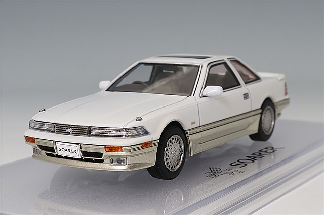 イグニッションモデル 1/18 LB-WORKS ハコスカ 2ドア 