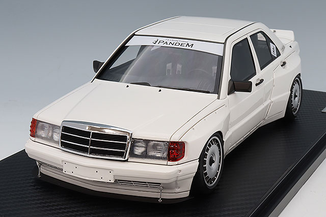 CMR メルセデス O317 レーストランスポーター 　ロスマンズ　ポルシェ CMR 1/18 メルセデスベンツ O317 レーストランスポーター