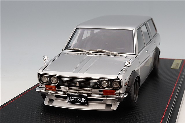 1/18 日産　ローレル　2000SGX C130 メタリックブラック/グリーン IG3138 1/18 Nissan Laurel 2000SGX (C130) Metallic Black/Green