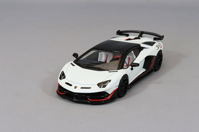 非売品 ランボールギーニ HUNG HING TOYS 1/64 ランボルギーニ アヴェンタドール SVJ グリーン