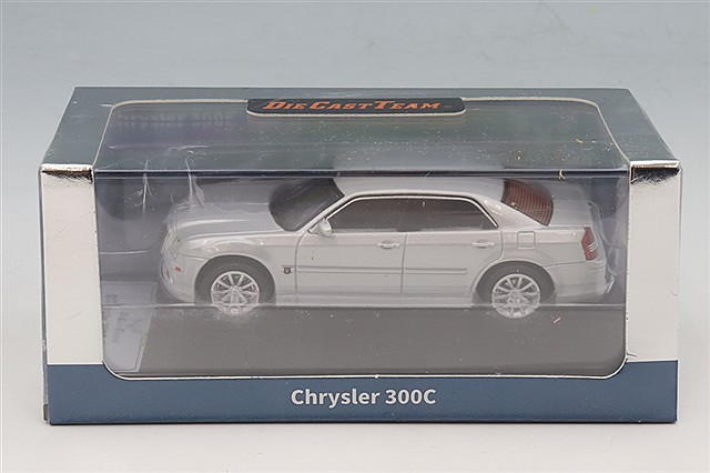ダイキャストチーム 1/64 クライスラー 300C ホワイト (左ハンドル)