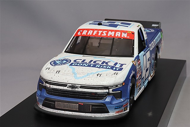 ライオネルレーシング 1/64 シボレー シルバラード 