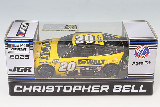 ライオネルレーシング 1/24 トヨタ カムリ 