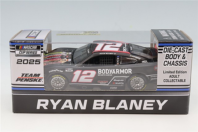 ライオネルレーシング 1/64 フォード マスタング ADVANCE AUTO PARTS