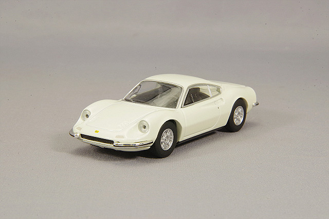 トミカリミテッドヴィンテージ 1/64 ディーノ 246 GT 1971 赤